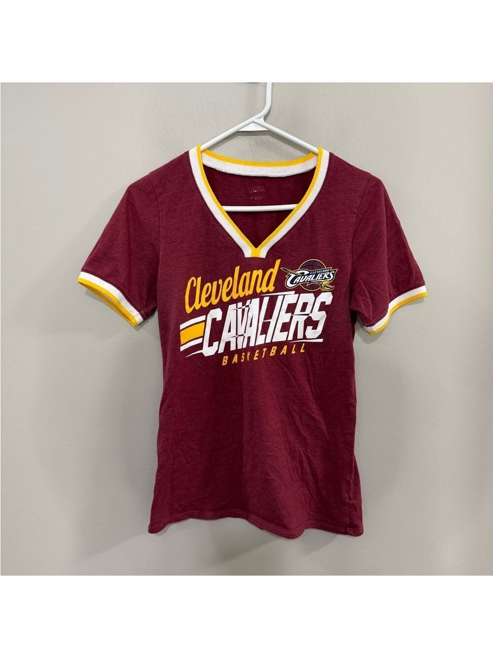 Women's NBA Cleveland Cavaliers Basketball V-neck Short Sleeve Tee. Size M